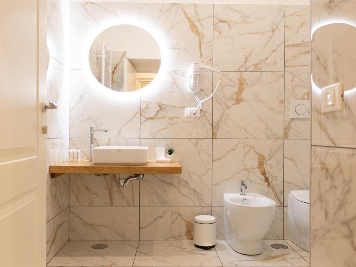 The Best Rent - Elegant Five-Bedrooms Apartment Near Colosseo Rom Exterior foto
