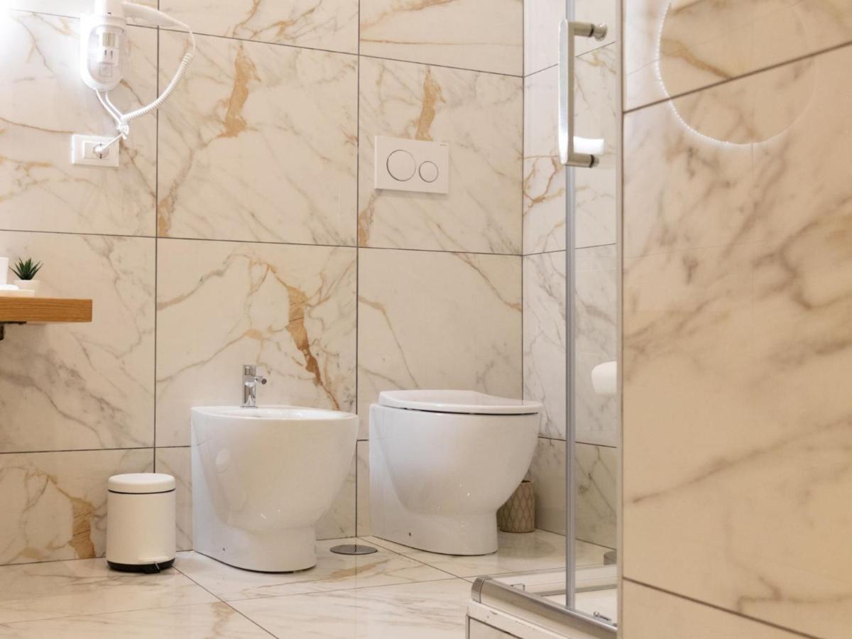 The Best Rent - Elegant Five-Bedrooms Apartment Near Colosseo Rom Exterior foto