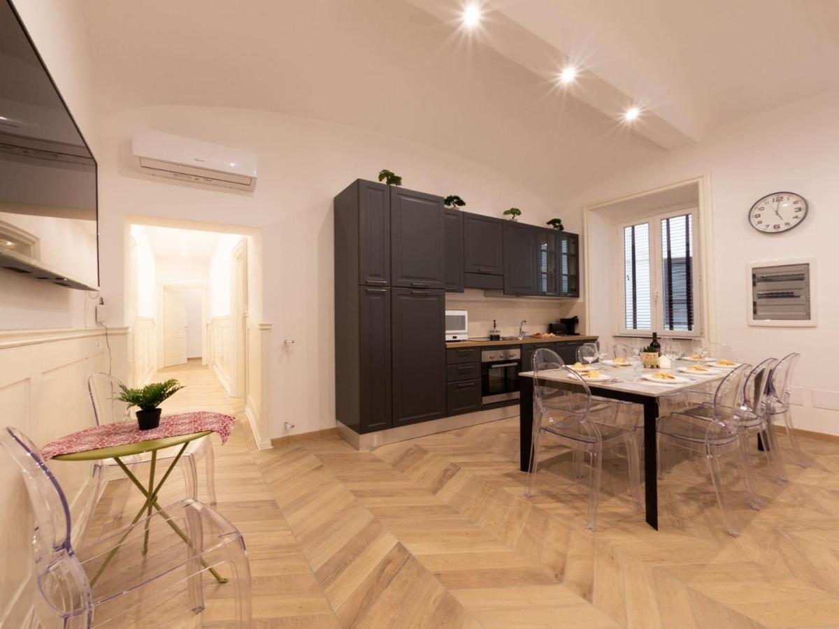 The Best Rent - Elegant Five-Bedrooms Apartment Near Colosseo Rom Exterior foto