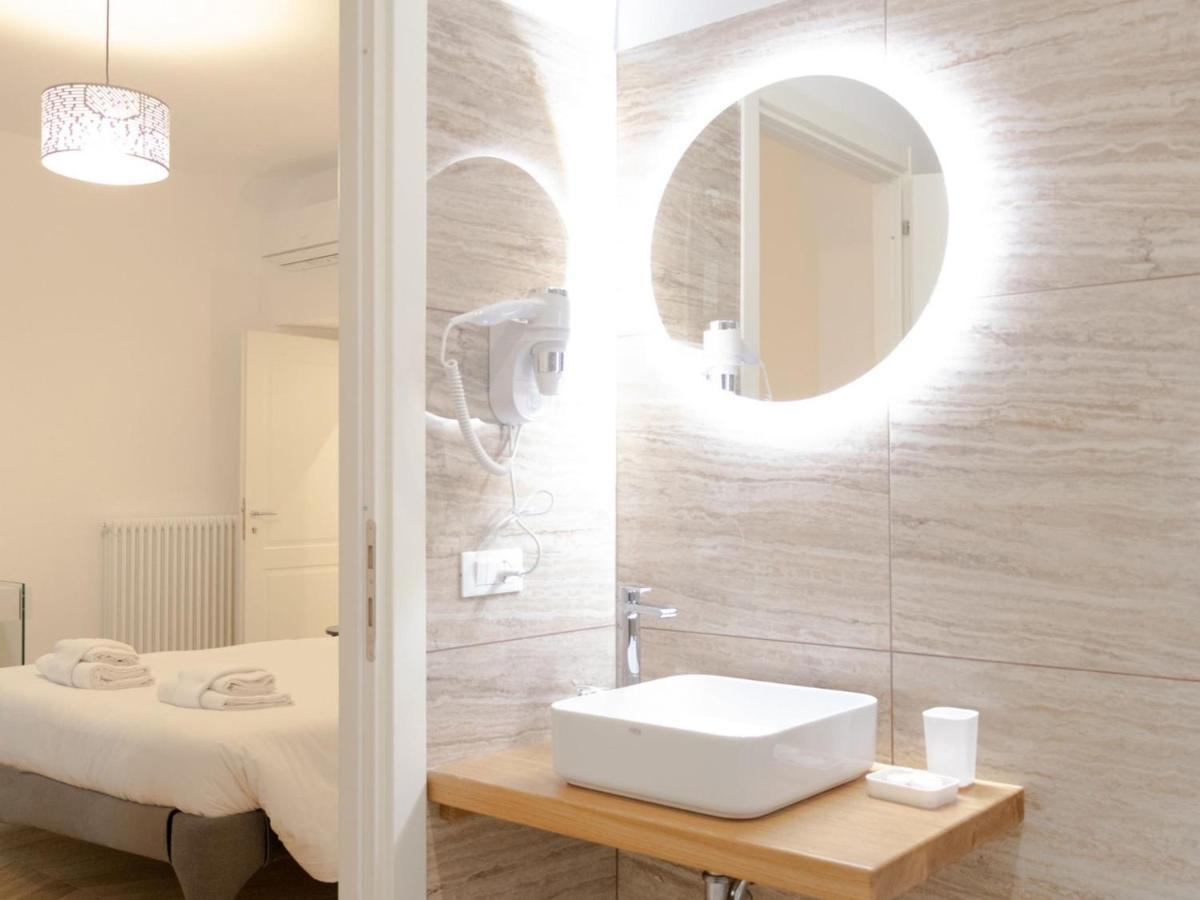 The Best Rent - Elegant Five-Bedrooms Apartment Near Colosseo Rom Exterior foto