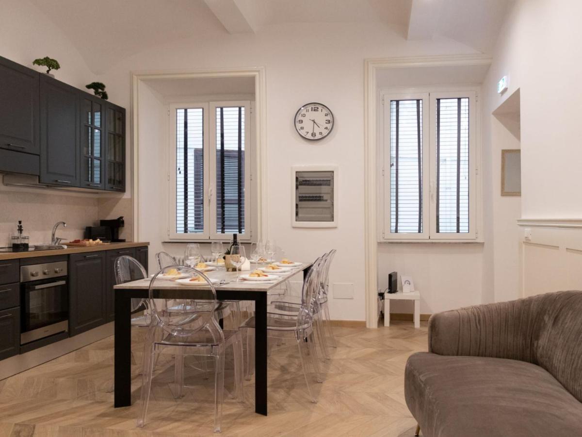The Best Rent - Elegant Five-Bedrooms Apartment Near Colosseo Rom Exterior foto
