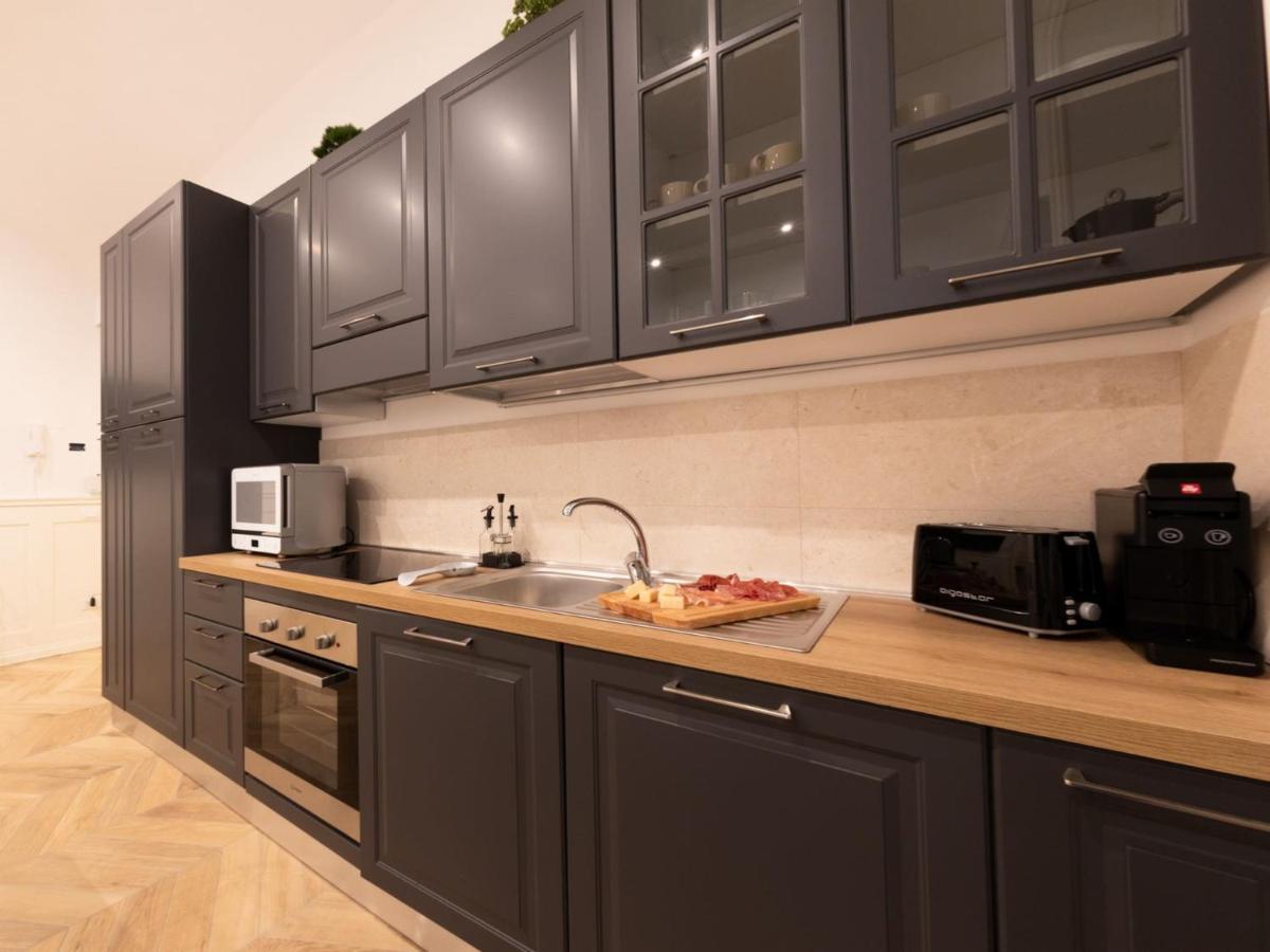 The Best Rent - Elegant Five-Bedrooms Apartment Near Colosseo Rom Exterior foto